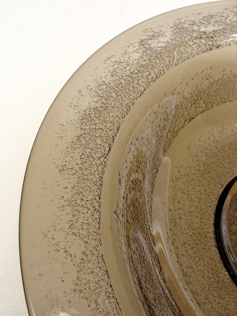 Coupe Art Déco Daum Nancy 1930 verre fumé décor givré.