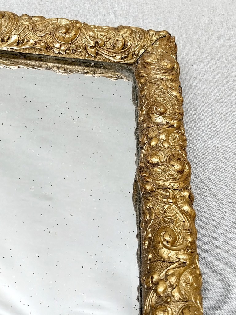 Grand miroir ancien de 1900, de type miroir de cheminée avec cadre en bois doré.