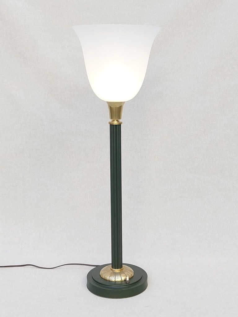 Grande lampe de bureau Art Déco des années 1930, attribuée à Genet Michon, en laiton et bronze patiné vert, avec vasque en verre.